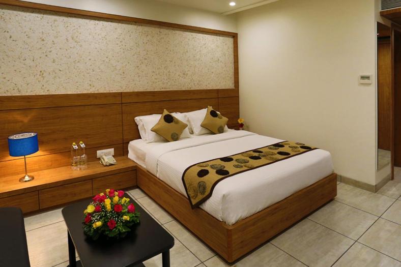 Grand Kailash Hotel Aurangabad  Eksteriør billede