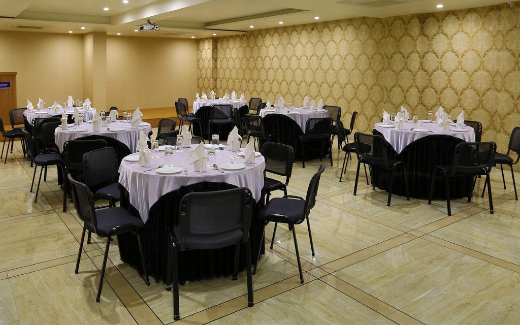Grand Kailash Hotel Aurangabad  Eksteriør billede